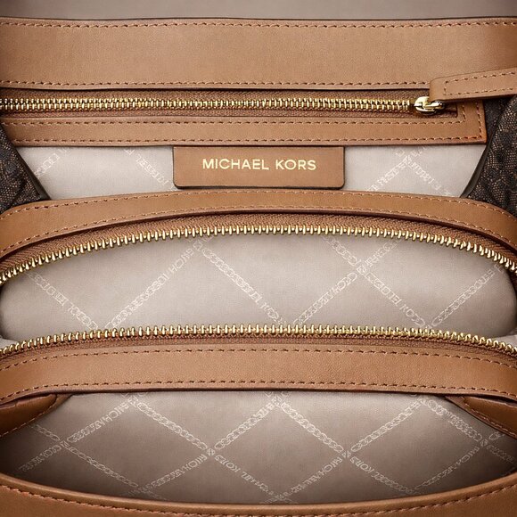 LOW START Michael Kors Raven Medium Logo and Pebbled Leather Backpack - Picture 3 of 12